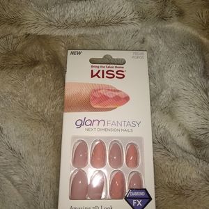 Kiss Nails